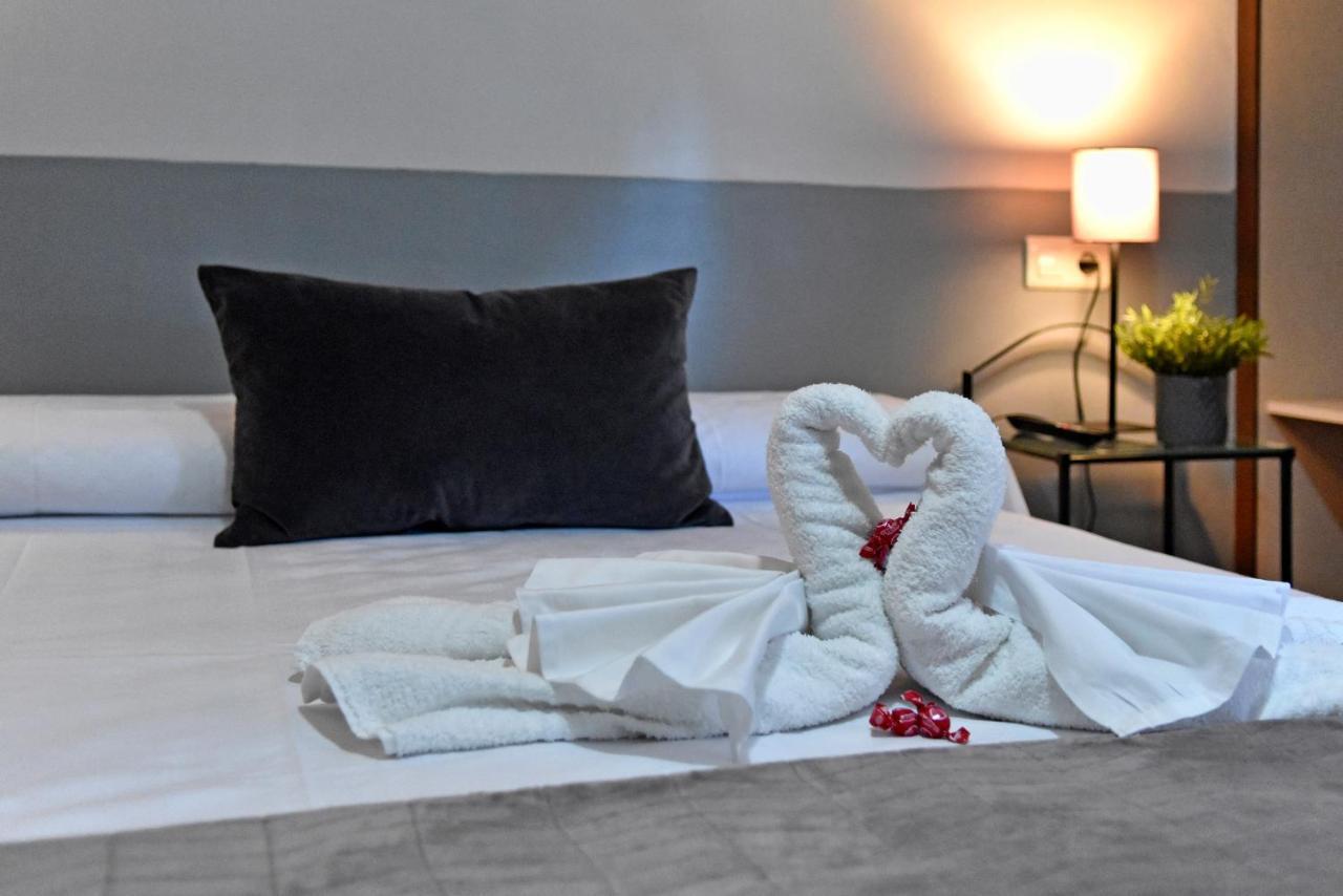 Hotel Rural & Restaurante Las Camaretas กอร์เตส เด ลา ฟรอนเตรา ภายนอก รูปภาพ