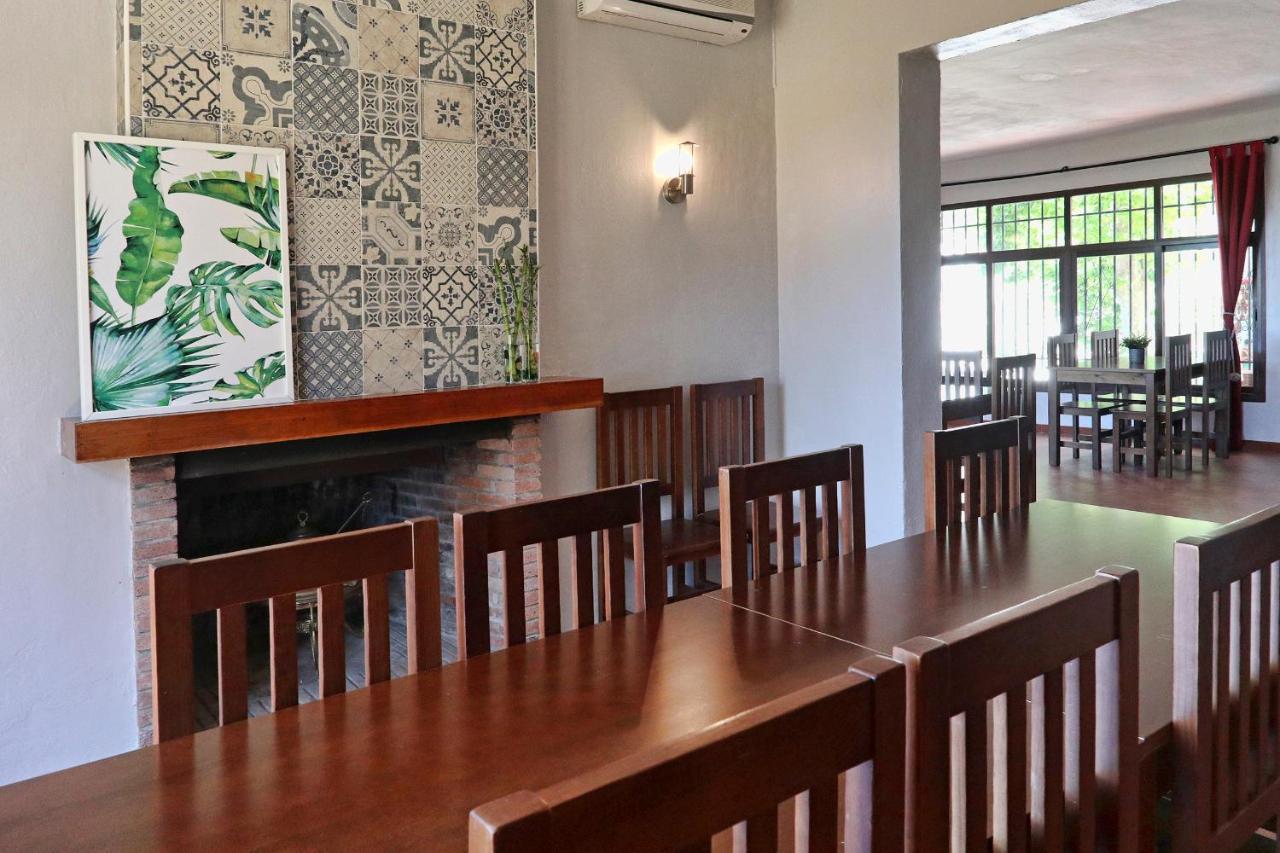 Hotel Rural & Restaurante Las Camaretas กอร์เตส เด ลา ฟรอนเตรา ภายนอก รูปภาพ